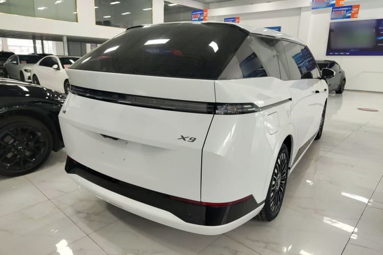 Used XPeng X9 2025 740 Ultra-Long Range Max Exterior 5
