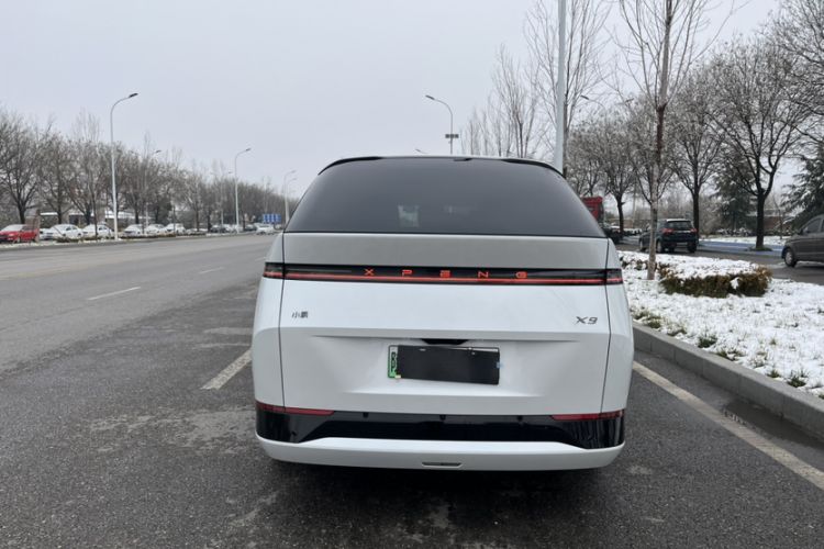 Used XPeng X9 2025 740 Ultra-Long Range Max Exterior 6