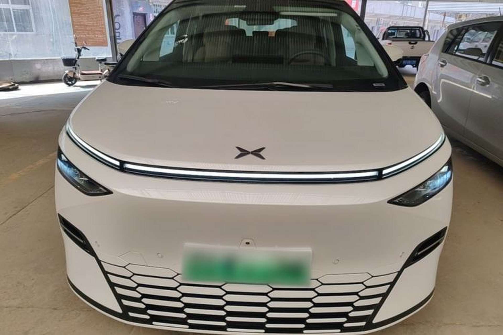 Used XPeng X9 2025 740 Ultra-Long Range Max Front