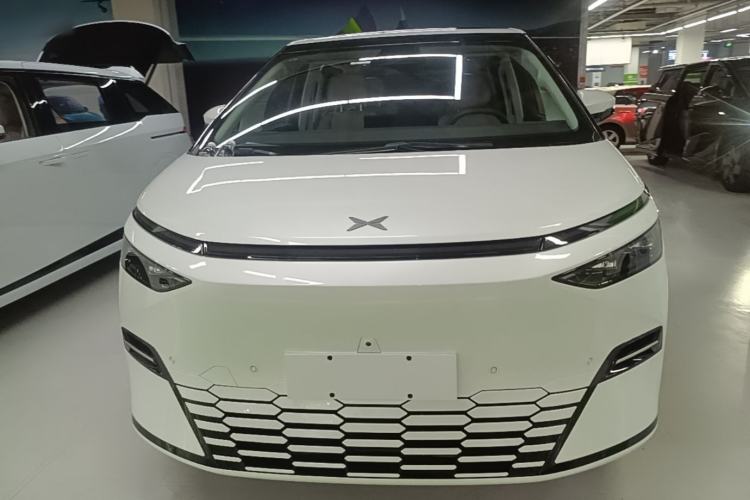 Used XPeng X9 2025 740 Ultra-Long Range Max Front