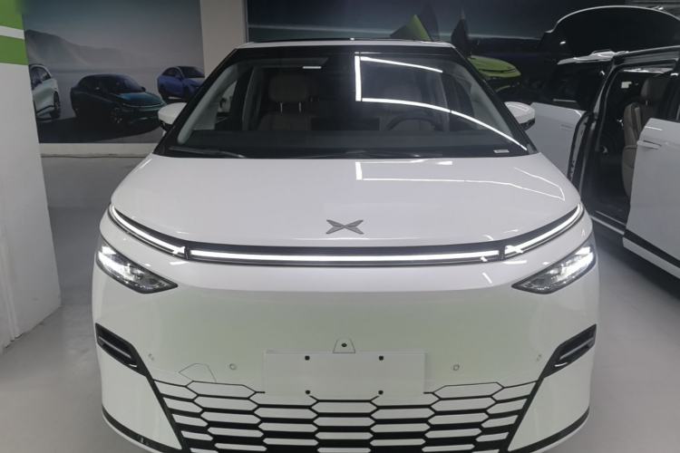 Used XPeng X9 2025 740 Ultra-Long Range Max Front