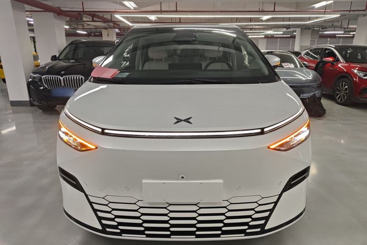 Used XPeng X9 2025 650 Long-Range Max Front