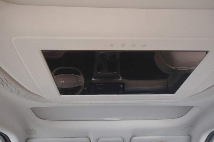 Used XPeng X9 2025 740 Ultra-Long Range Max Headliner