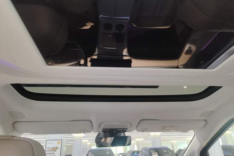 Used XPeng X9 2025 740 Ultra-Long Range Max Headliner