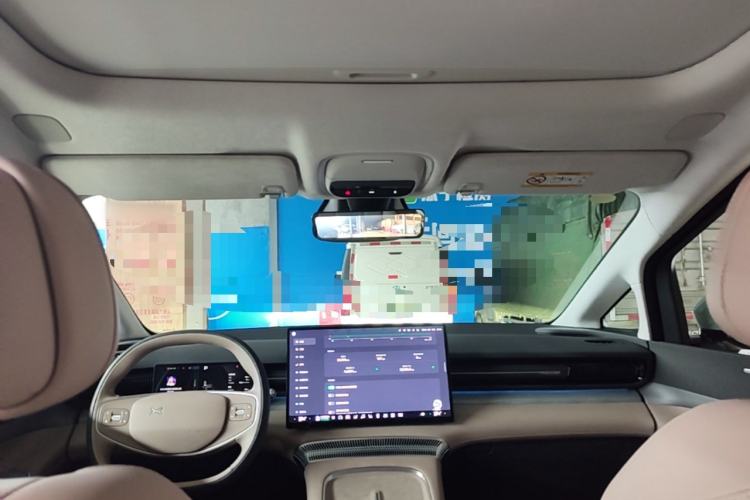 Used XPeng X9 2025 740 Ultra-Long Range Max Headliner