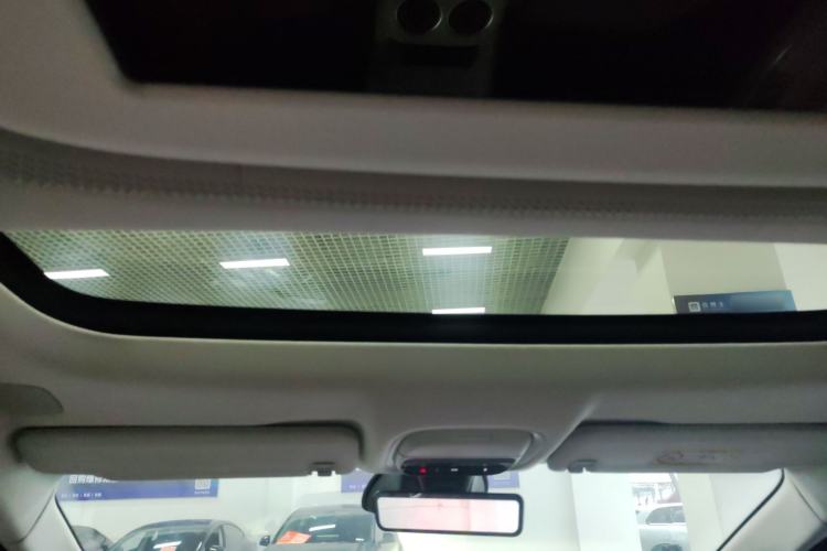 Used XPeng X9 2025 740 Ultra-Long Range Max Headliner