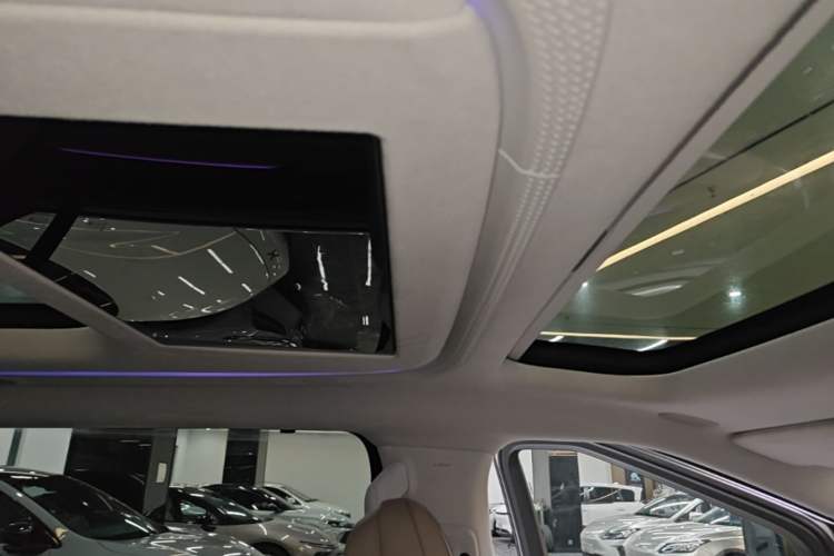Used XPeng X9 2025 740 Ultra-Long Range Max Headliner