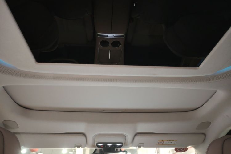 Used XPeng X9 2025 740 Ultra-Long Range Max Headliner