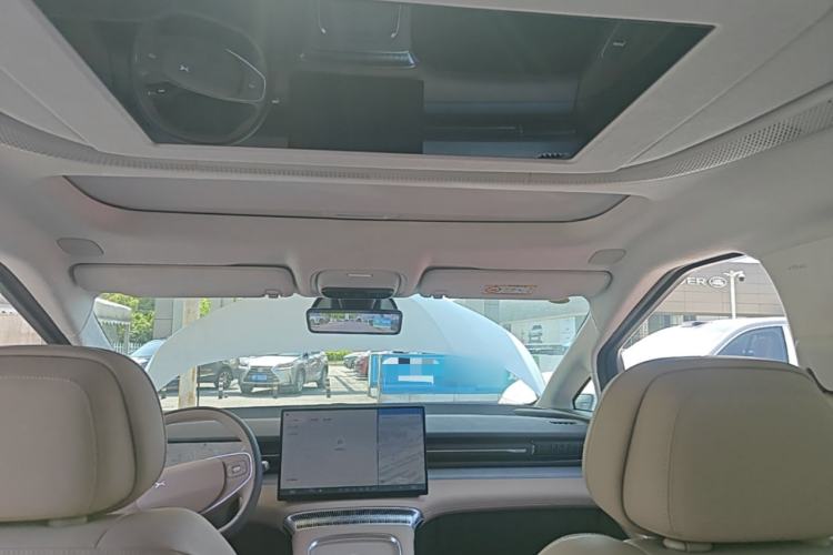 Used XPeng X9 2025 740 Ultra-Long Range Max Headliner
