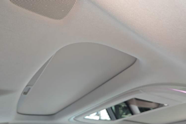 Used XPeng X9 2025 740 Ultra-Long Range Max Headliner