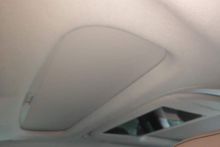 Used XPeng X9 2025 740 Ultra-Long Range Max Headliner