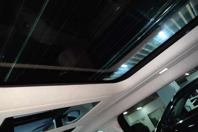 Used XPeng X9 2025 740 Ultra-Long Range Max Headliner