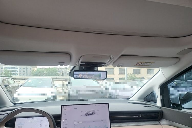Used XPeng X9 2025 740 Ultra-Long Range Max Headliner