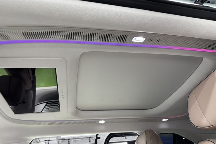 Used XPeng X9 2025 740 Ultra-Long Range Max Headliner