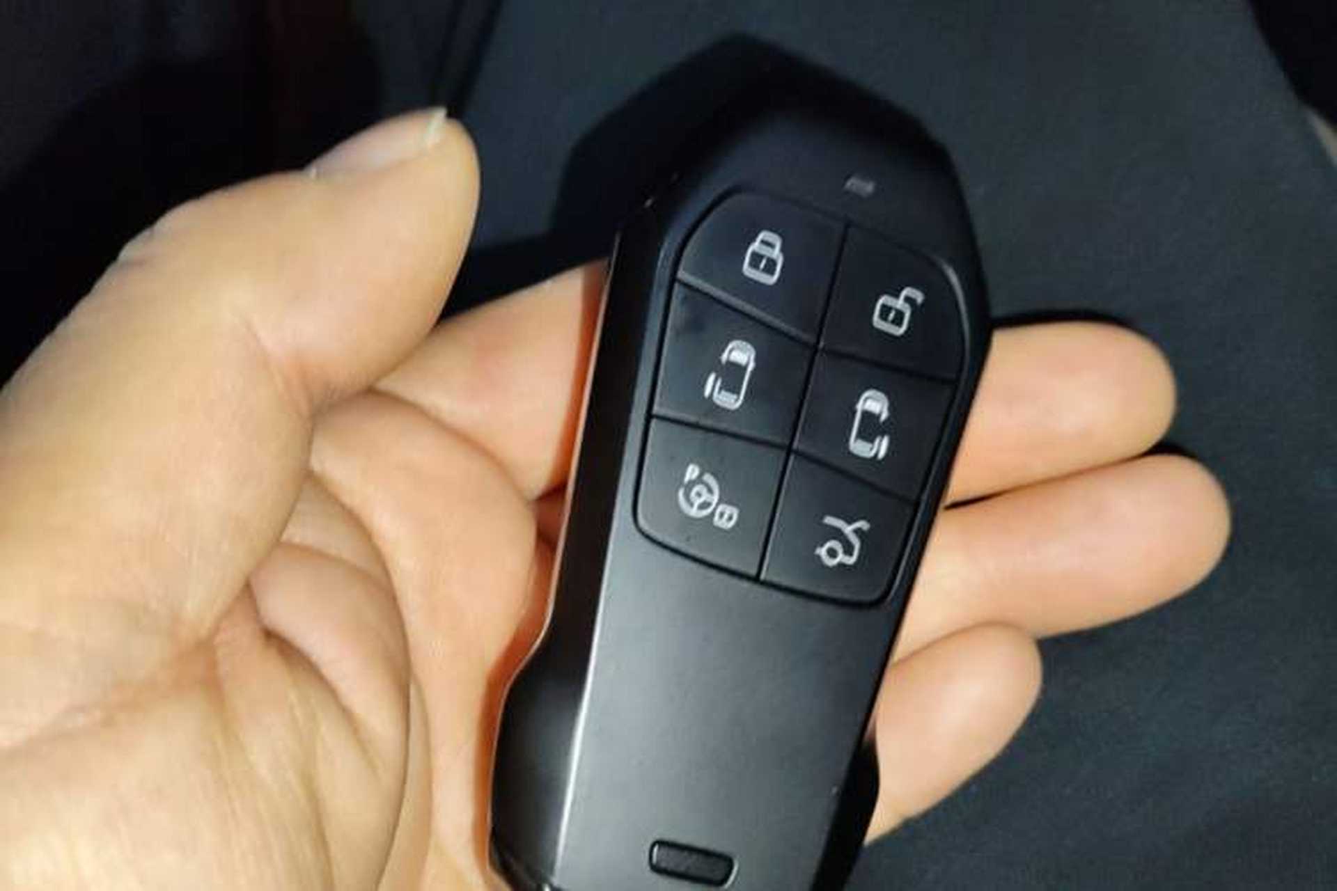 Used XPeng X9 2025 740 Ultra-Long Range Max Interior 1