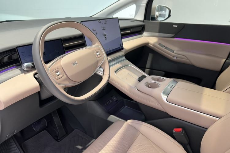 Used XPeng X9 2025 740 Ultra-Long Range Max Interior 11