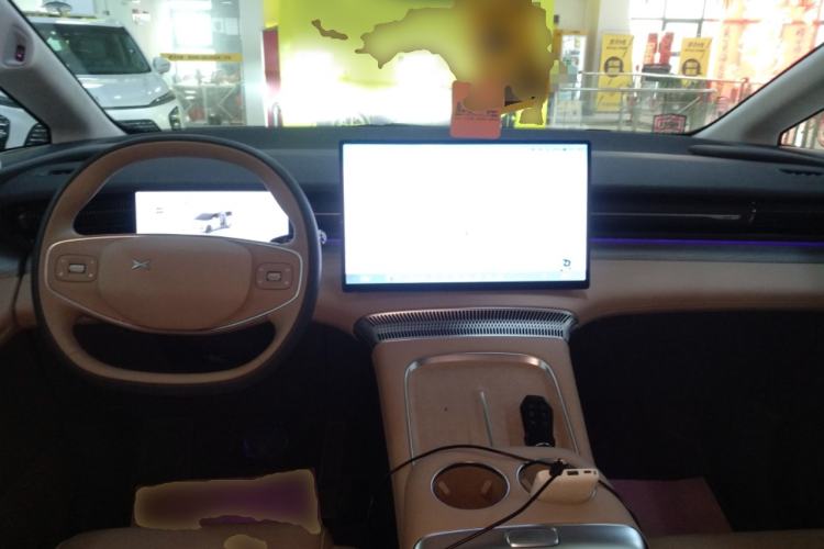 Used XPeng X9  Interior 2