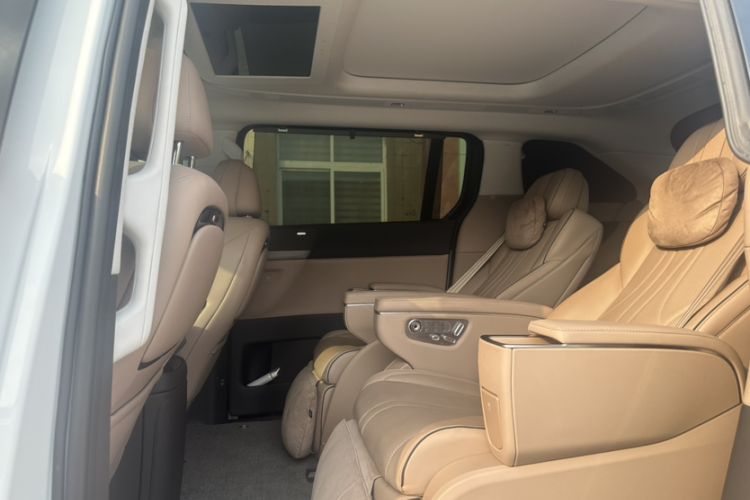 Used XPeng X9 2025 740 Ultra-Long Range Max Interior 3