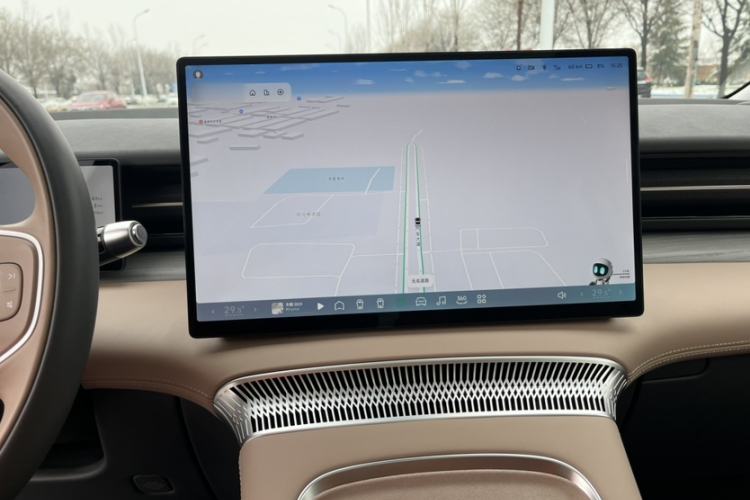 Used XPeng X9 2025 740 Ultra-Long Range Max Interior 3