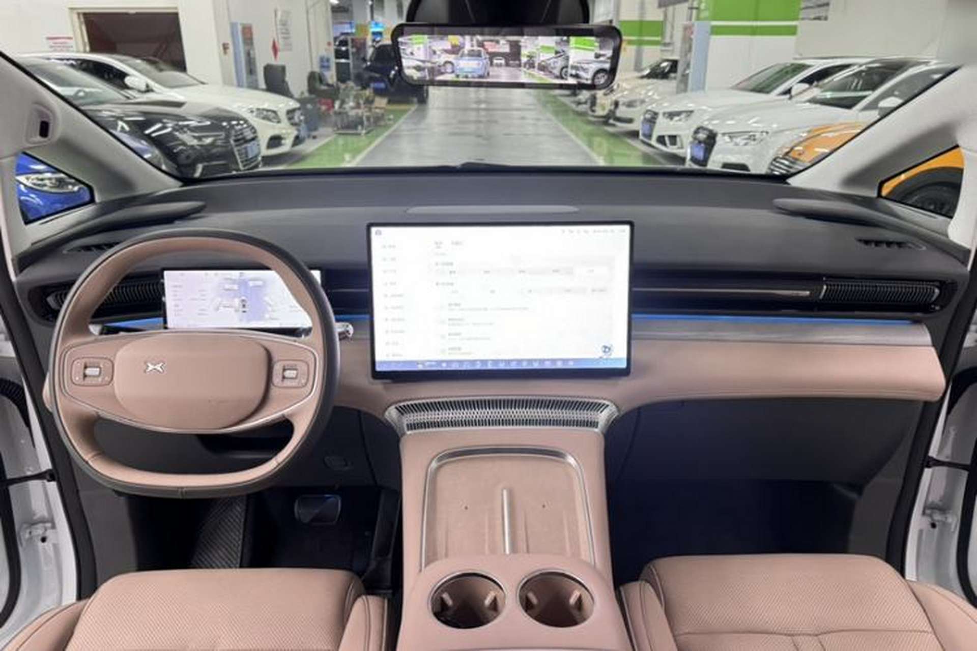 Used XPeng X9 2025 740 Ultra-Long Range Max Interior 3