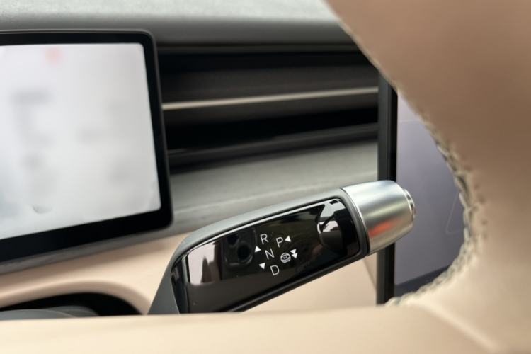 Used XPeng X9 2025 740 Ultra-Long Range Max Interior 5