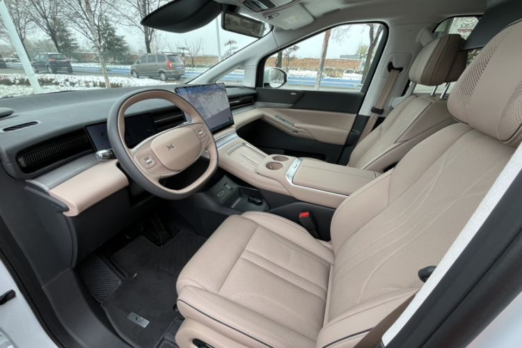 Used XPeng X9 2025 740 Ultra-Long Range Max Interior 6