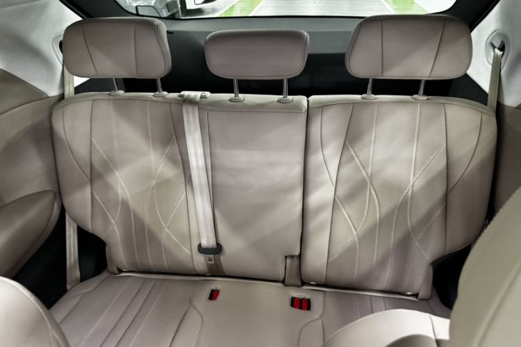 Used XPeng X9 2025 740 Ultra-Long Range Max Interior 7