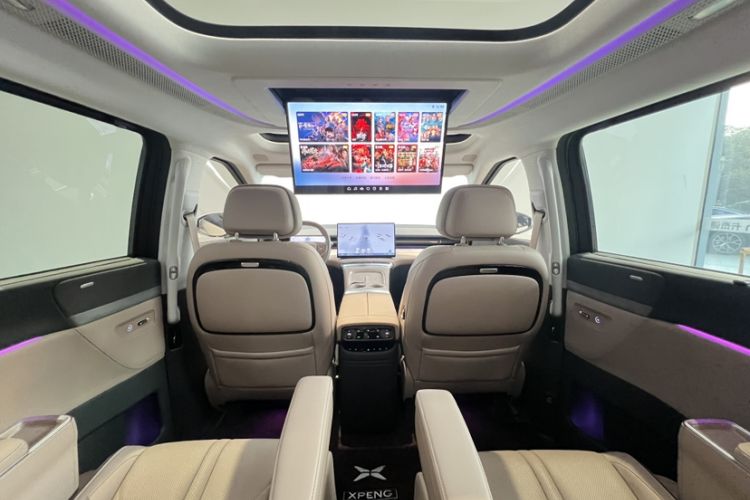Used XPeng X9 2025 740 Ultra-Long Range Max Interior 8