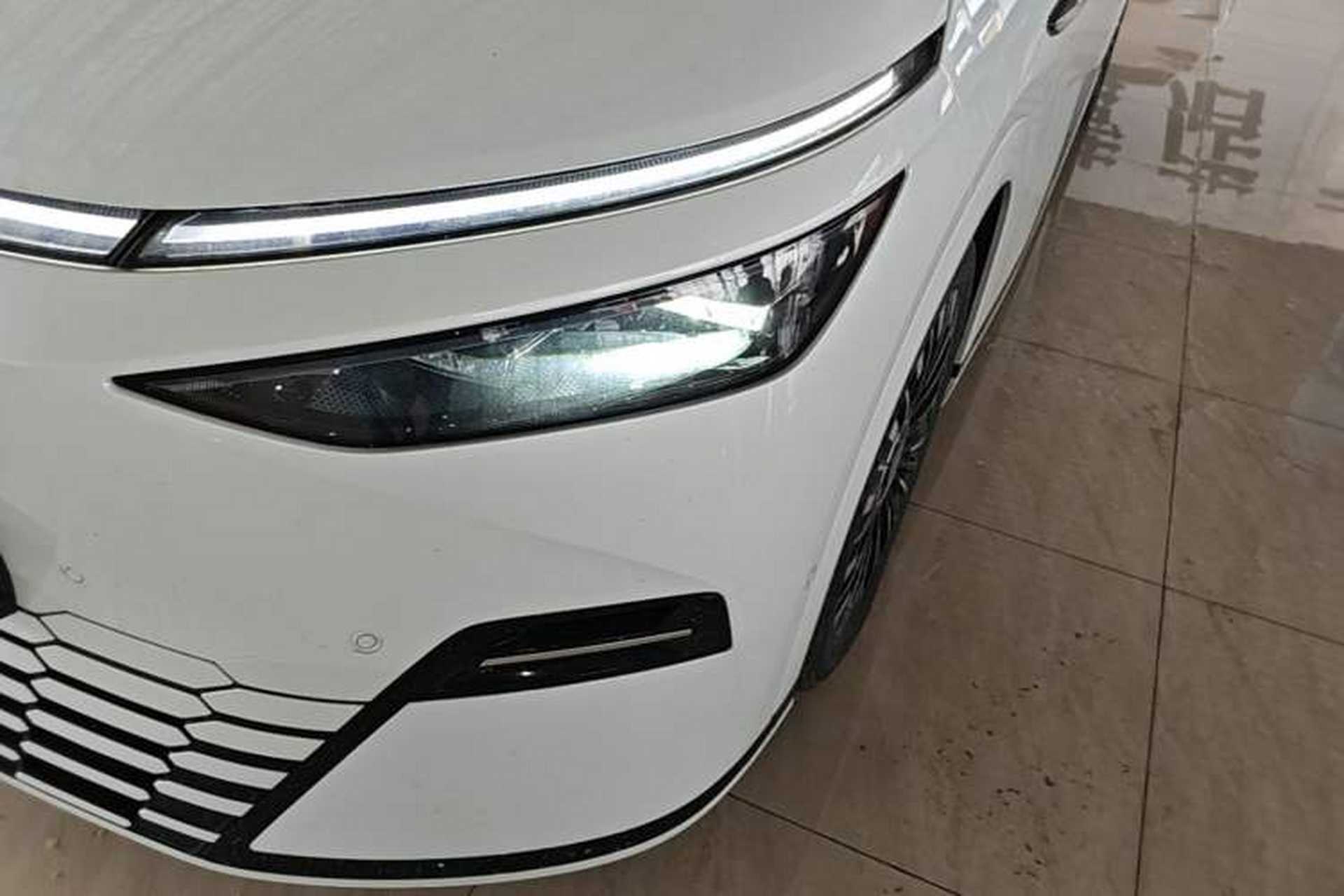 Used XPeng X9 2025 740 Ultra-Long Range Max Left Front Headlight