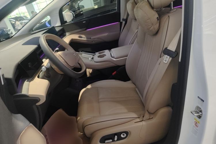 Used XPeng X9 2025 740 Ultra-Long Range Max Left Front Seat