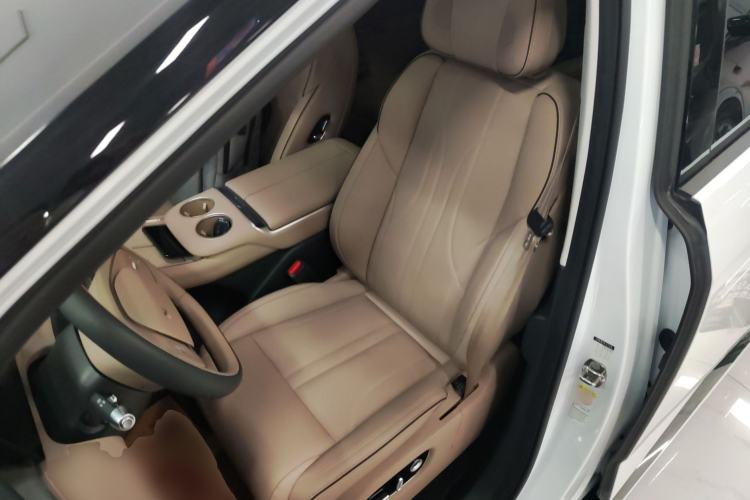 Used XPeng X9 2025 740 Ultra-Long Range Max Left Front Seat