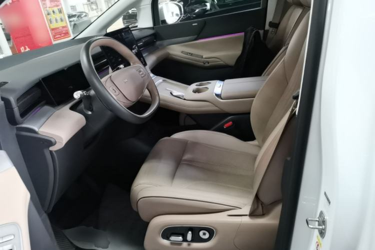 Used XPeng X9 2025 740 Ultra-Long Range Max Left Front Seat