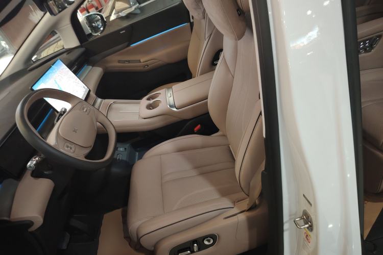 Used XPeng X9 2025 740 Ultra-Long Range Max Left Front Seat