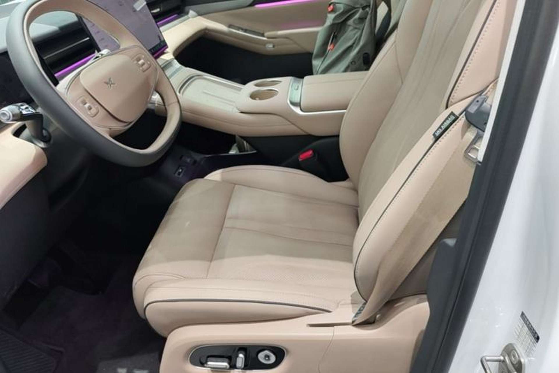 Used XPeng X9 2025 740 Ultra-Long Range Max Left Front Seat