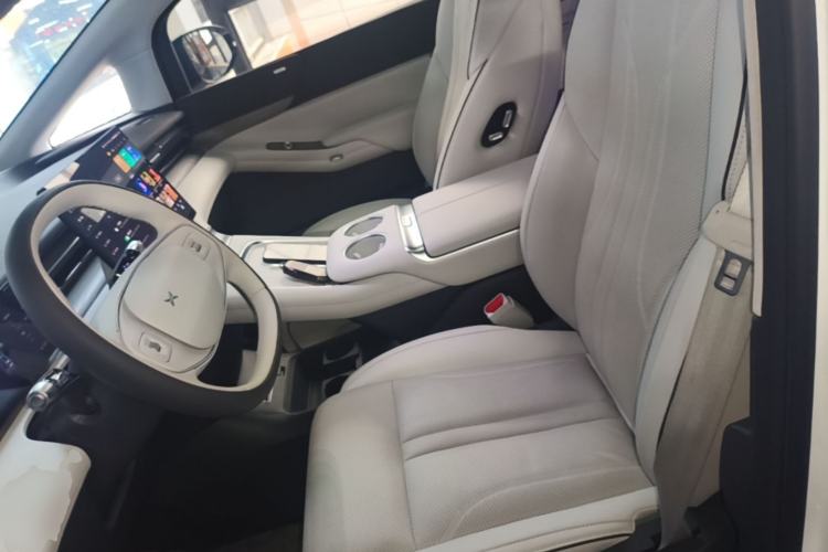 Used XPeng X9 2025 650 Long-Range Max Left Front Seat