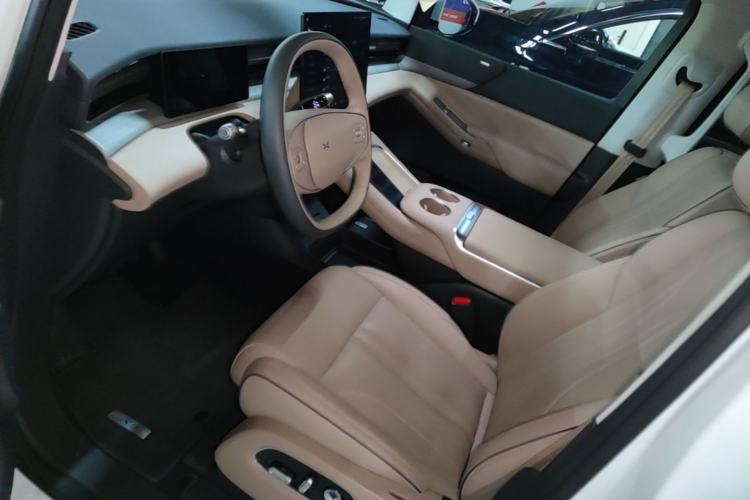 Used XPeng X9 2025 740 Ultra-Long Range Max Left Front Seat