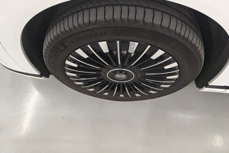 Used XPeng X9 2025 650 Long-Range Max Left Front Wheel Hub