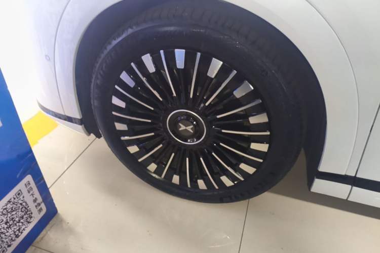 Used XPeng X9 2025 650 Long-Range Max Left Front Wheel Hub