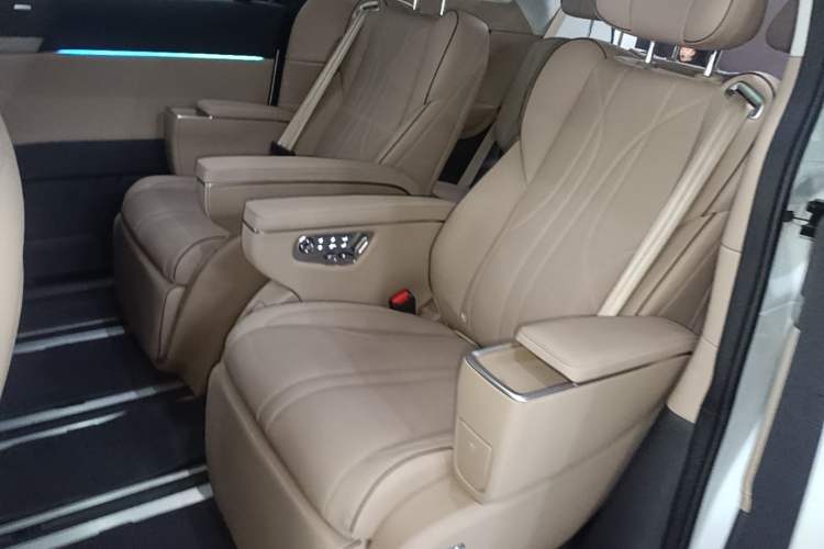Used XPeng X9 2025 740 Ultra-Long Range Max Left Rear Seat