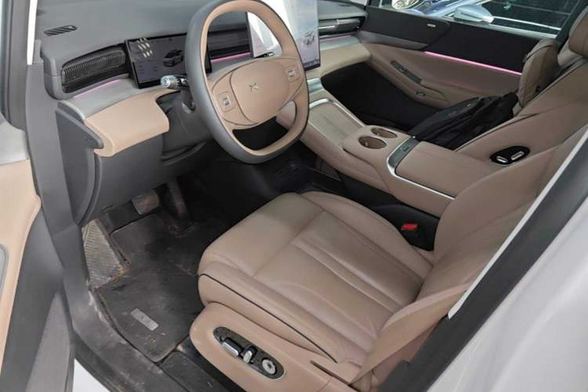 Used XPeng X9 2025 740 Ultra-Long Range Max Left Rear Seat