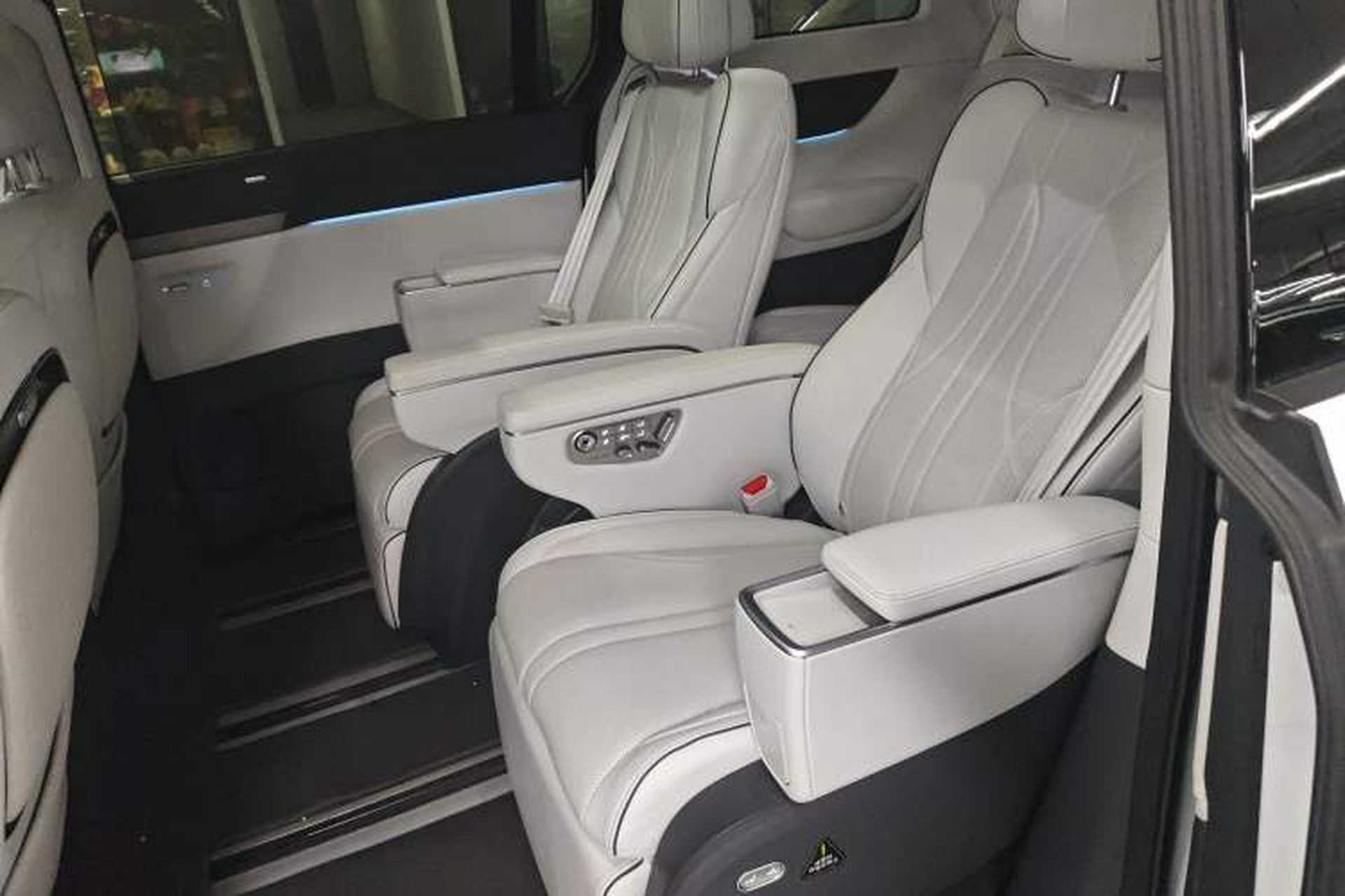 Used XPeng X9 2025 650 Long-Range Max Left Rear Seat
