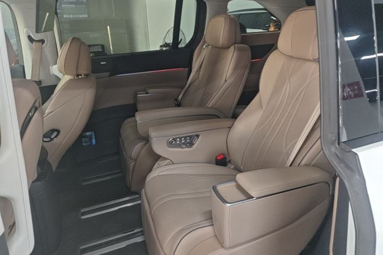 Used XPeng X9 2025 740 Ultra-Long Range Max Left Rear Seat