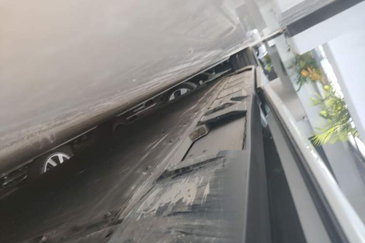 Used XPeng X9 2025 740 Ultra-Long Range Max Left Side Sill