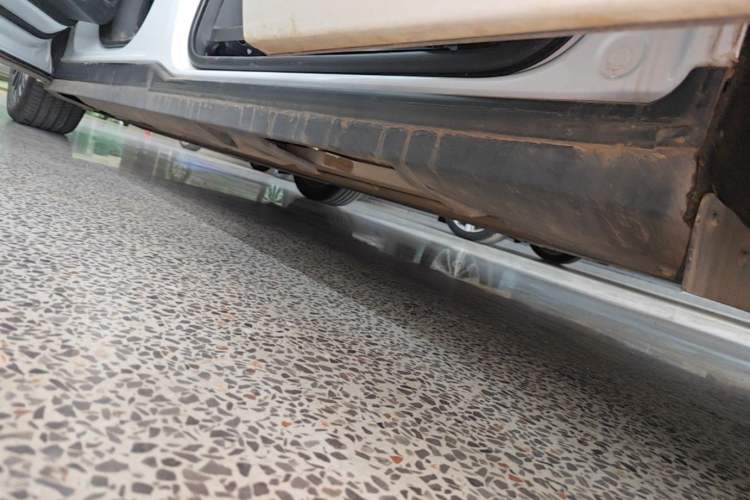 Used XPeng X9 2025 740 Ultra-Long Range Max Left Side Sill