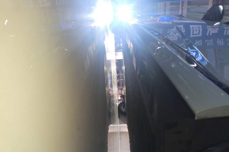 Used XPeng X9 2025 650 Long-Range Max Left Side Sill