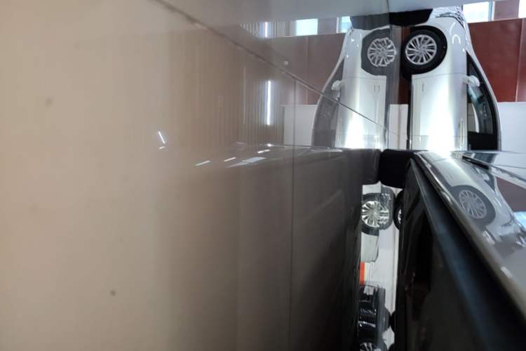 Used XPeng X9 2025 740 Ultra-Long Range Max Left Side Sill