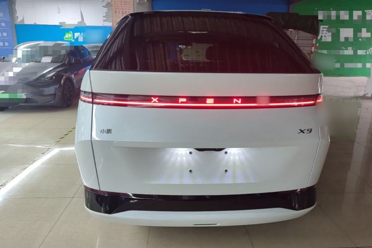 Used XPeng X9 2025 740 Ultra-Long Range Max Rear