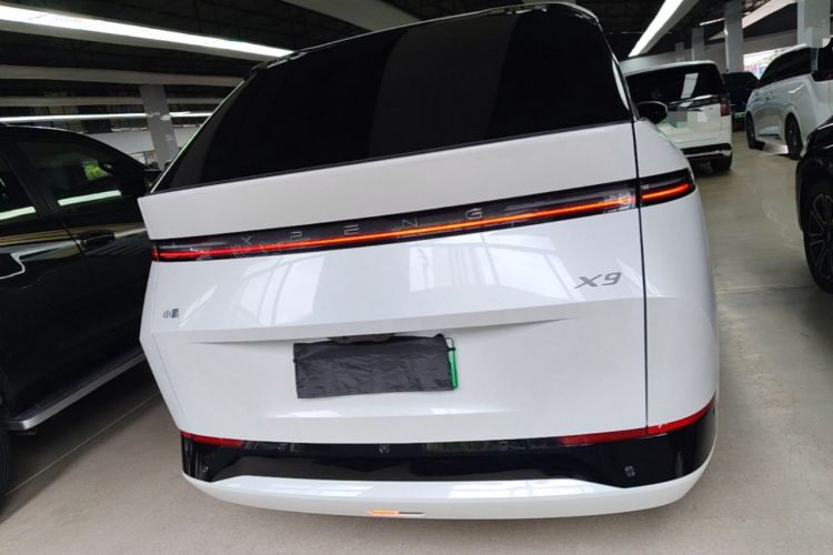 Used XPeng X9 2025 650 Long-Range Max Rear