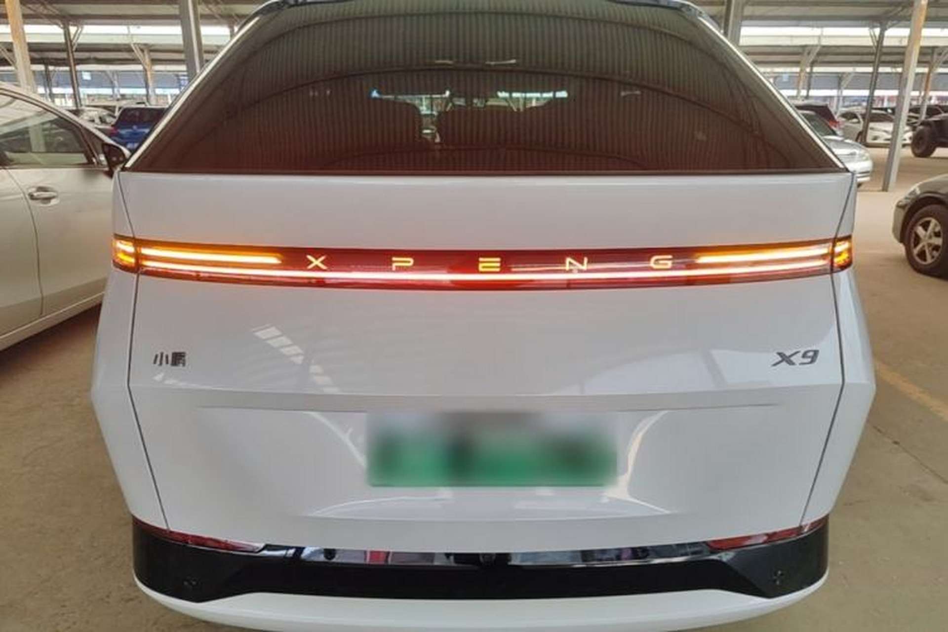 Used XPeng X9 2025 740 Ultra-Long Range Max Rear