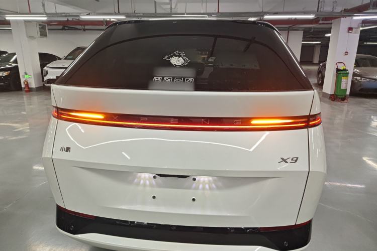 Used XPeng X9 2025 650 Long-Range Max Rear